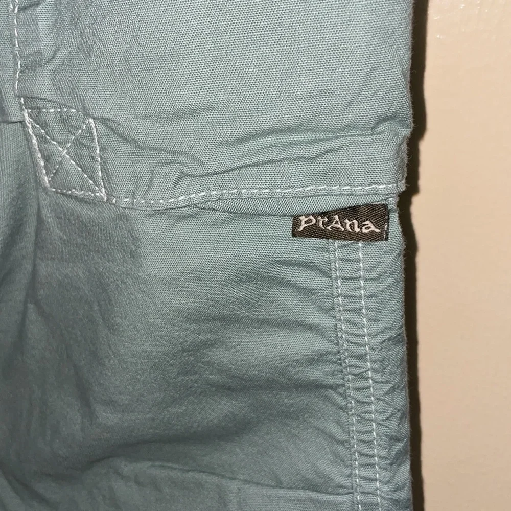 Vintage PRANA Women's Outdoor Drawstring Flat Front Capri Cargo Shorts P… - Picture 2 of 4